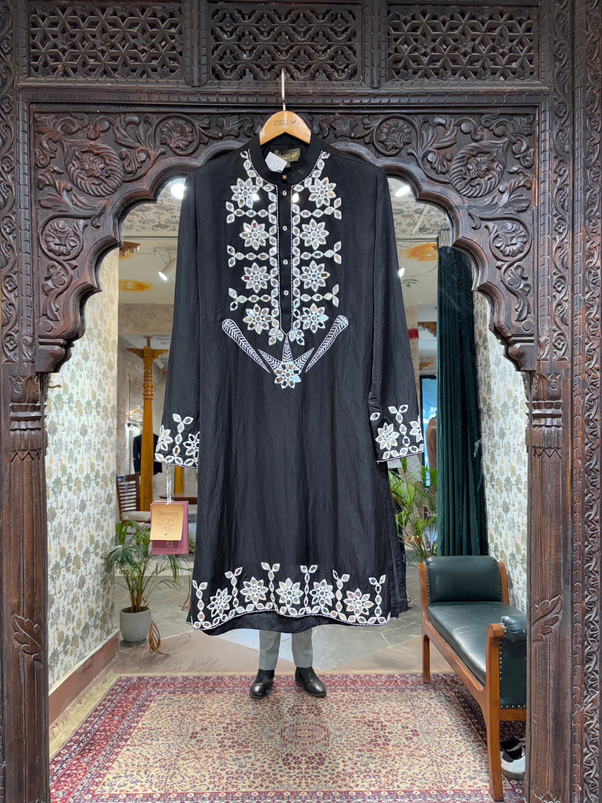 Juna Mahal Kurta Set