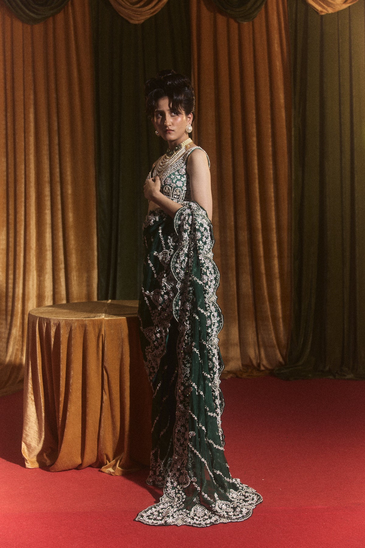 Paan Adaa Saree